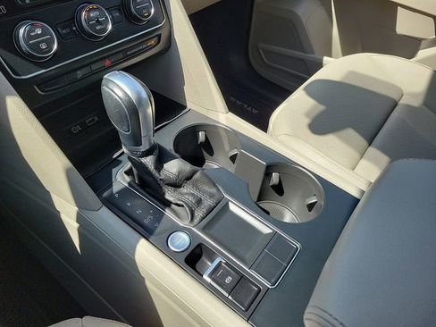 Used 2019 Volkswagen Atlas SE FWD image 20