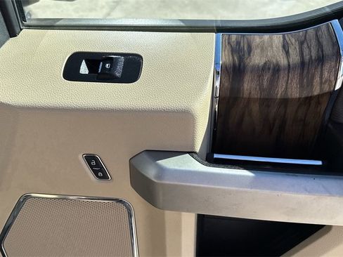 Used 2018 Ford F150 Lariat image 45