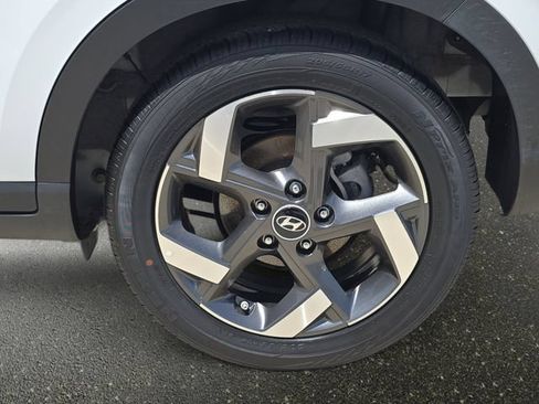 Used 2025 Hyundai Venue SEL FWD image 36