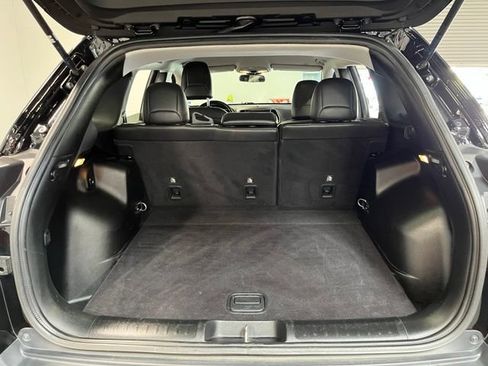 Used 2019 Jeep Cherokee Latitude Plus FWD image 16