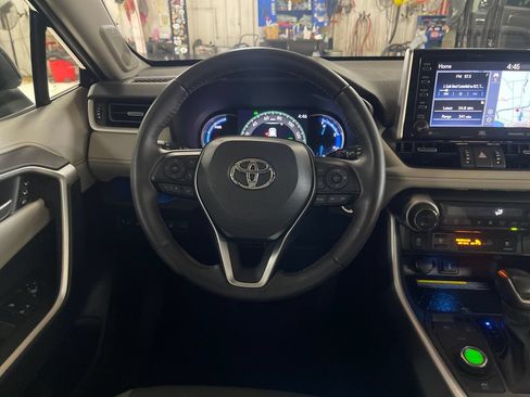 Used 2021 Toyota RAV4 Limited AWD/4WD image 16