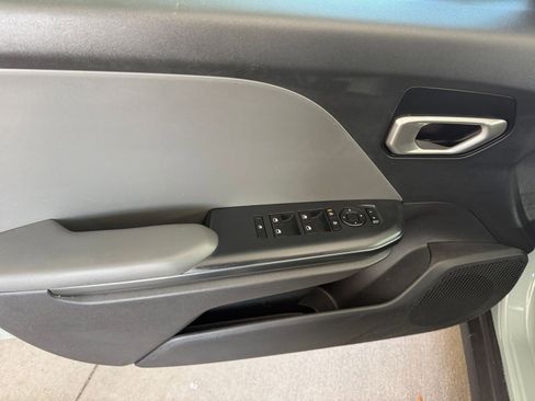 Used 2025 Kia K4 FWD image 18