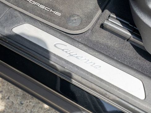 Used 2023 Porsche Cayenne AWD/4WD image 23
