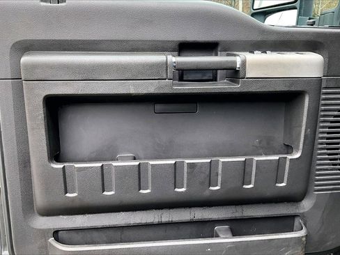 Used 2015 Ford F250 Lariat w/ Chrome Package image 24