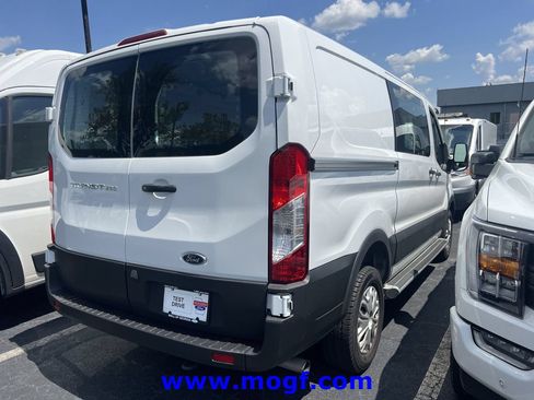 Used 2025 Ford Transit 250 Low Roof w/ Exterior Upgrade Package RWD image 3