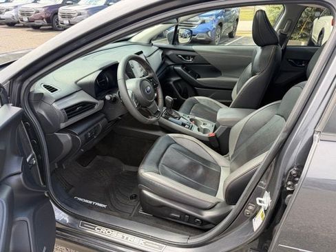 Used 2024 Subaru Crosstrek 2.5i Limited AWD/4WD image 8