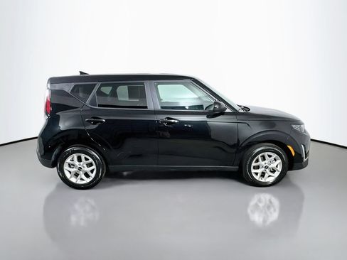 Used 2025 Kia Soul LX w/ LX Technology Package FWD image 7
