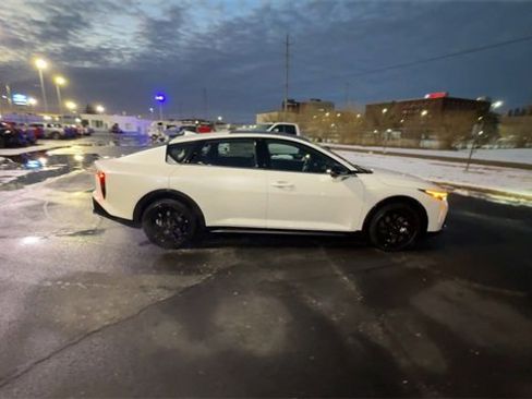 Used 2025 Kia K4 GT-Line Turbo image 9