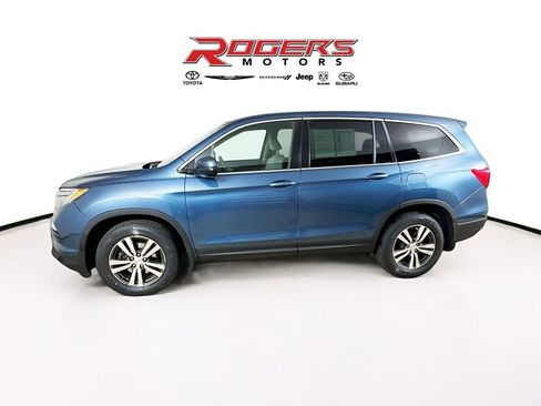 Used 2017 Honda Pilot EX image 4