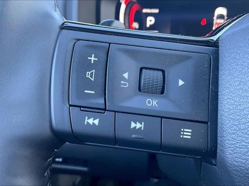 Used 2025 Nissan Rogue SL w/ Tech Package image 13