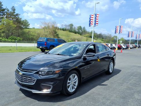Used 2016 Chevrolet Malibu LT FWD image 4