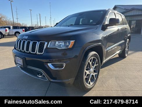 Used 2018 Jeep Grand Cherokee Limited image 3