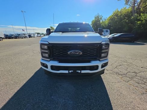 Used 2025 Ford F250 Lariat w/ Black Appearance Package AWD/4WD image 3