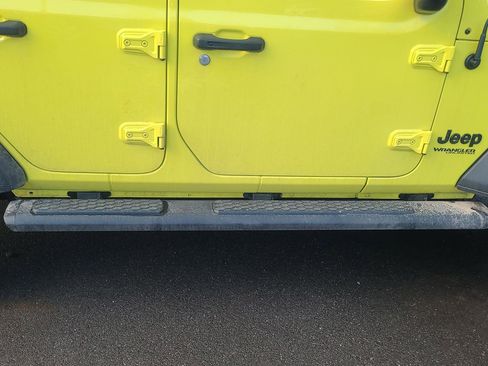 Used 2022 Jeep Wrangler Unlimited Sport image 17