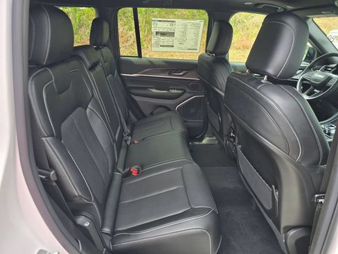 New 2026 Jeep Grand Cherokee Limited AWD/4WD image 24