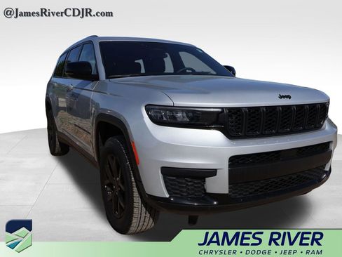 Used 2024 Jeep Grand Cherokee L Laredo AWD/4WD image 10