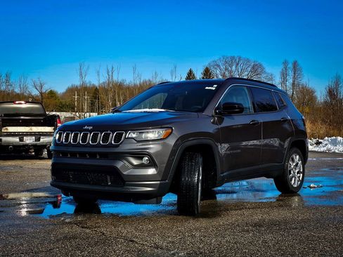 Certified 2024 Jeep Compass Latitude image 7