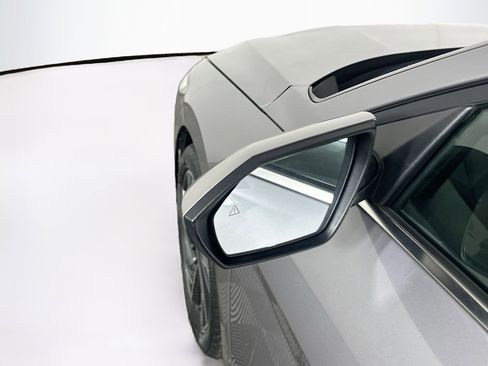 Used 2025 Hyundai Elantra SEL FWD image 16