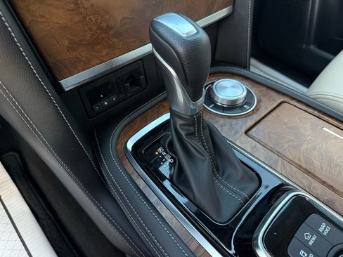 Used 2024 Nissan Armada SL w/ Captain's Chairs Package image 48