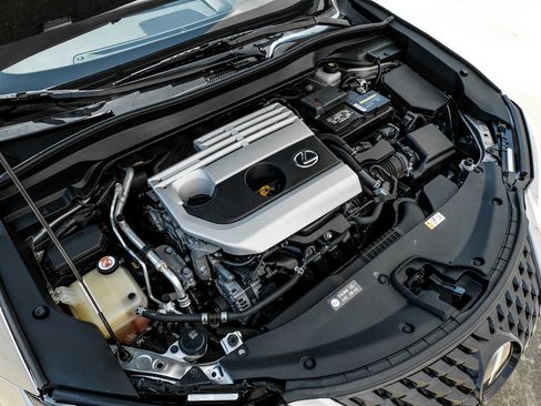 Used 2019 Lexus UX 200 image 51