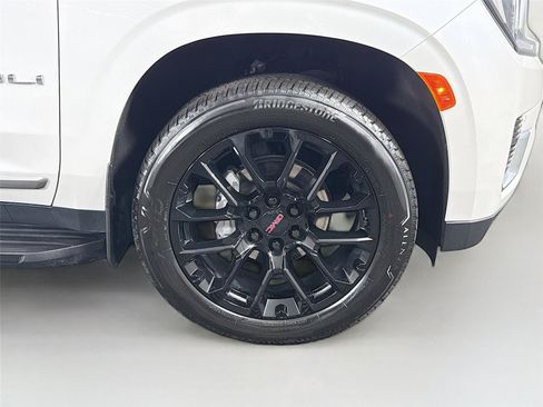 Used 2024 GMC Yukon Denali AWD/4WD image 37