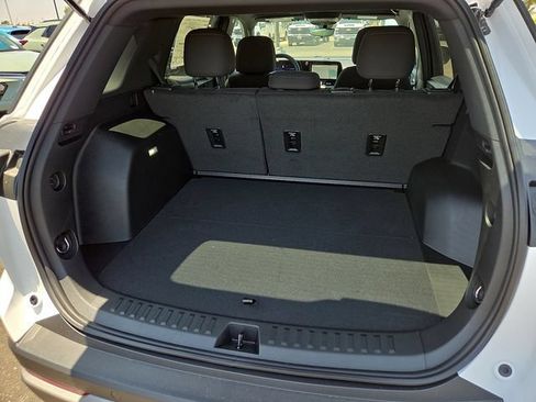 New 2026 Chevrolet Equinox LT w/ Safety and Technology Package FWD image 7