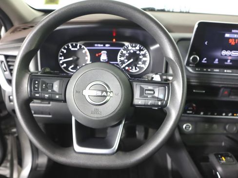 Used 2023 Nissan Rogue SV image 10