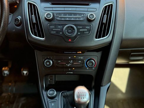 Used 2016 Ford Focus ST image 18