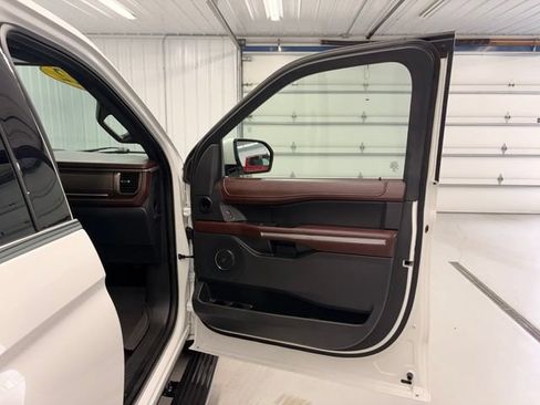 Used 2022 Ford Expedition Max Limited AWD/4WD image 11