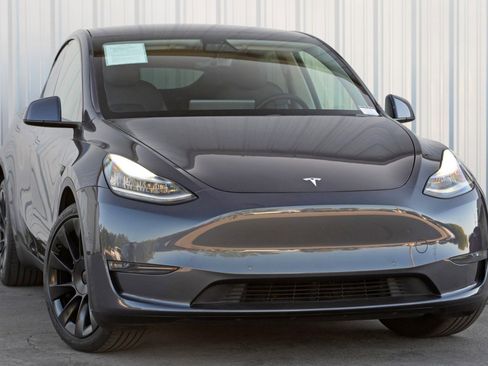 Used 2021 Tesla Model Y Long Range image 2