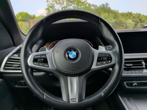 Used 2022 BMW X5 xDrive40i w/ M Sport Package AWD/4WD image 21