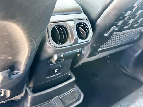 Used 2021 Jeep Wrangler Unlimited Rubicon 4xe w/ Cold Weather Group AWD/4WD image 28