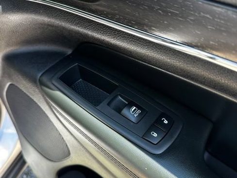 Used 2018 Jeep Grand Cherokee Limited AWD/4WD image 21
