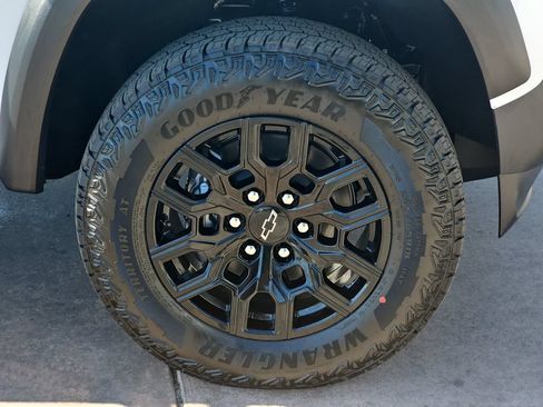 New 2026 Chevrolet Colorado Trail Boss AWD/4WD image 38