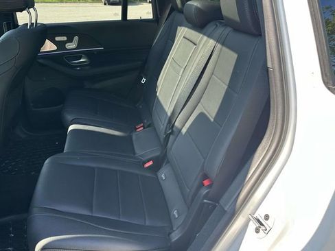 Used 2023 Mercedes-Benz GLS 450 4MATIC image 17