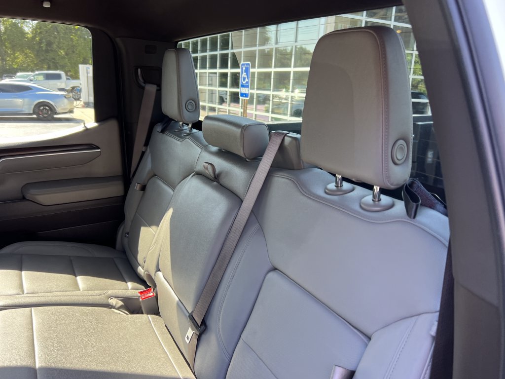 Used 2025 GMC Sierra 1500 SLT RWD image 16