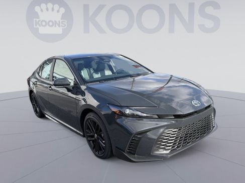 New 2026 Toyota Camry SE image 10