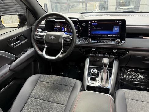 Used 2024 Chevrolet Colorado Z71 w/ Z71 Convenience Package 2 image 23