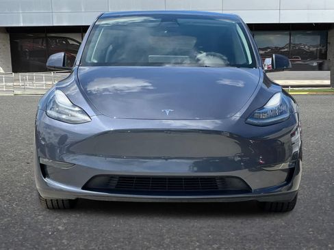 Used 2023 Tesla Model Y Long Range image 11