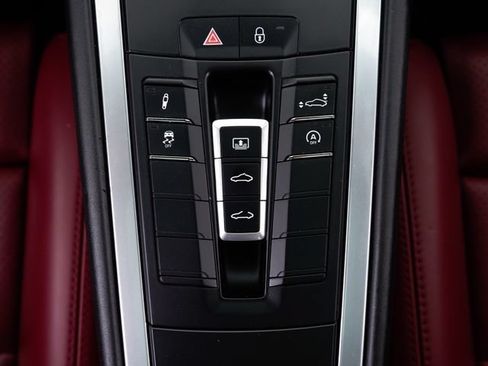 Certified 2017 Porsche 911 Turbo AWD/4WD image 32