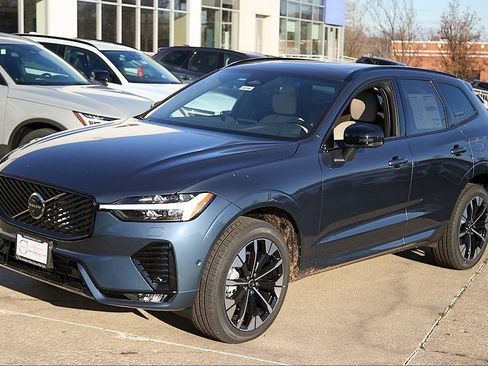 New 2026 Volvo XC60 B5 Plus w/ Climate Package image 6