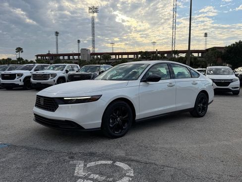 Used 2025 Honda Accord SE image 10