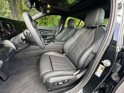 Used 2026 BMW 530i w/ Premium Package RWD image 11