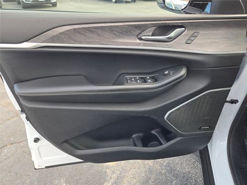 Certified 2022 Jeep Grand Cherokee Limited image 22