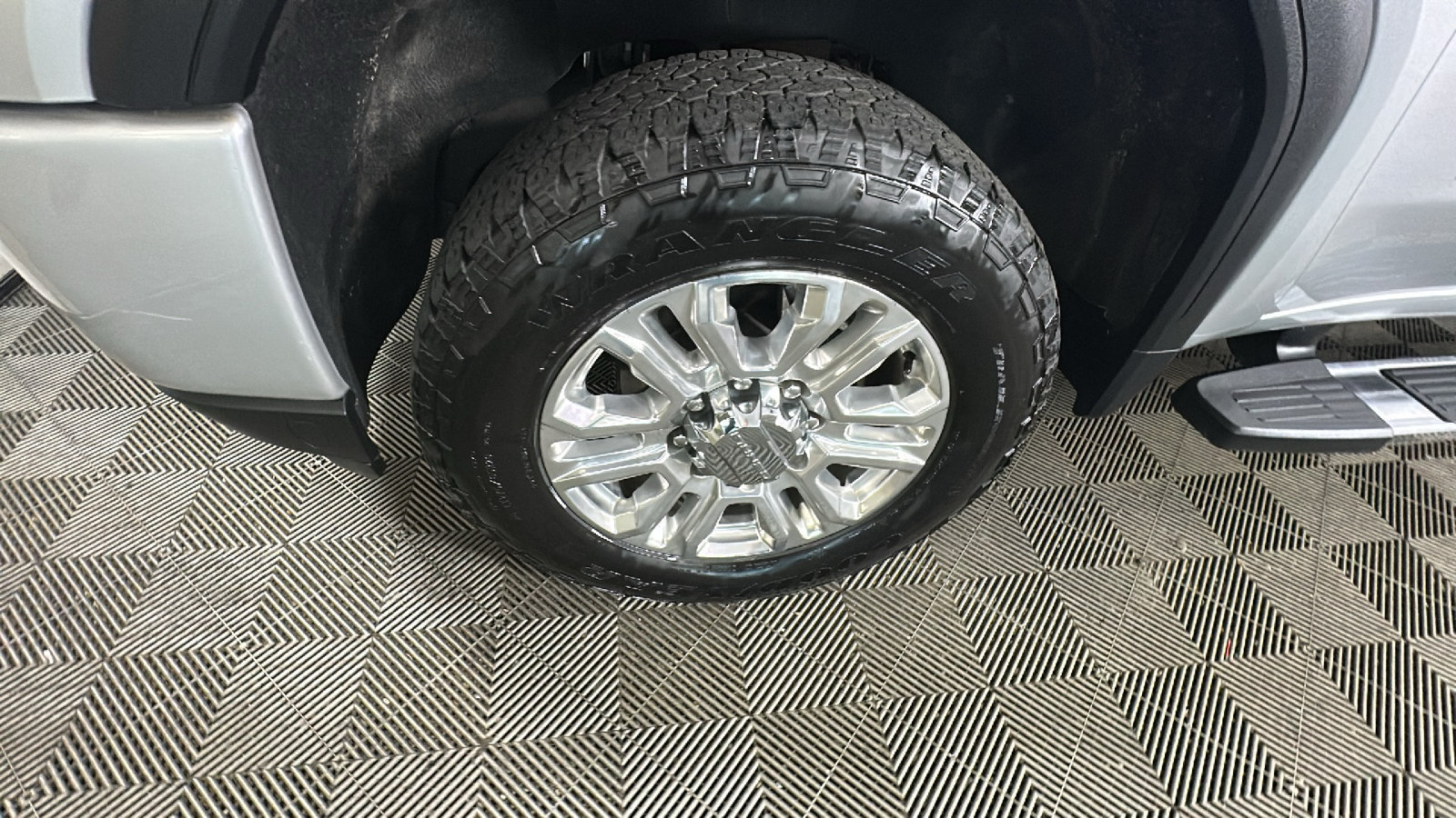 Used 2022 GMC Sierra 2500 Denali AWD/4WD image 11