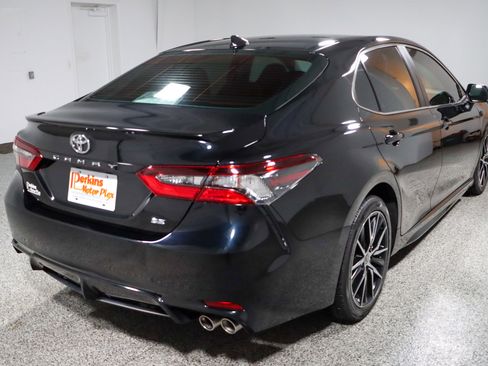 Used 2022 Toyota Camry SE FWD image 7