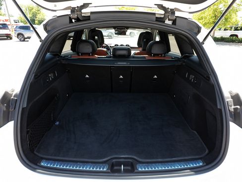 Used 2024 Mercedes-Benz GLC 300 w/ AMG Line image 28