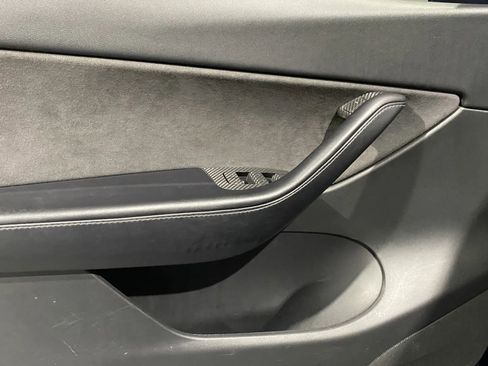 Used 2020 Tesla Model Y Long Range image 12