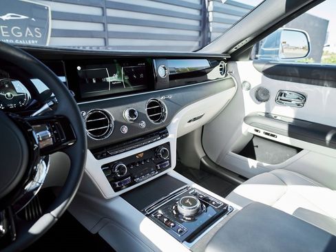 Used 2023 Rolls-Royce Ghost Base w/ Ghost Package image 67