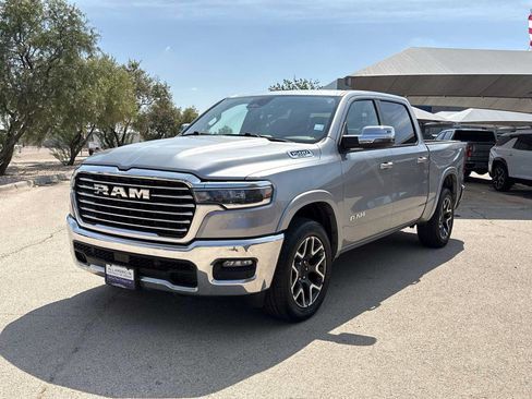 Used 2025 RAM 1500 Laramie AWD/4WD image 4
